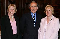 Alistair Stewart with Lynn Weston and Carolyn Matheson at 2004 London Press Conference